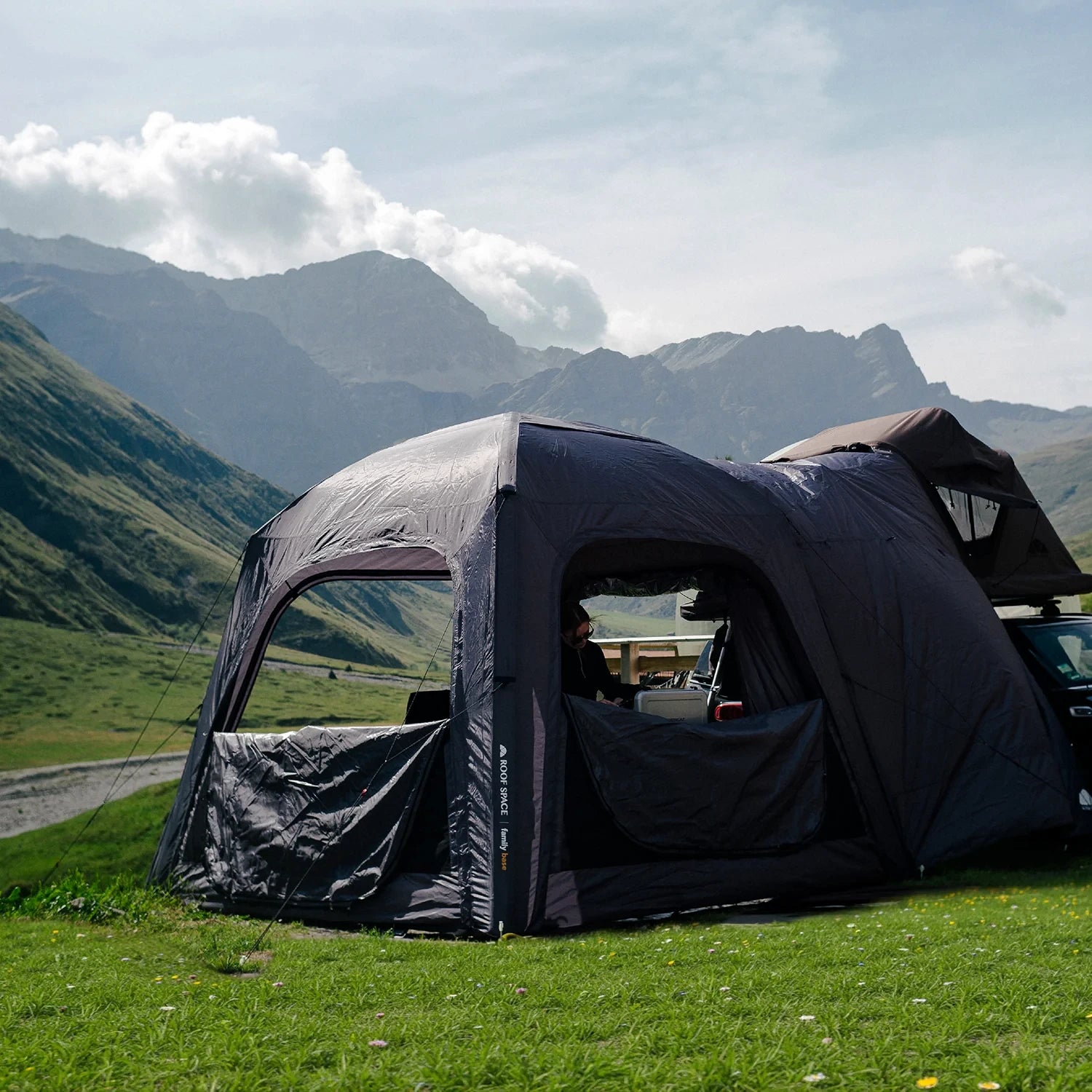 Annexe de tente de toit Roof Space Family Base en extérieur