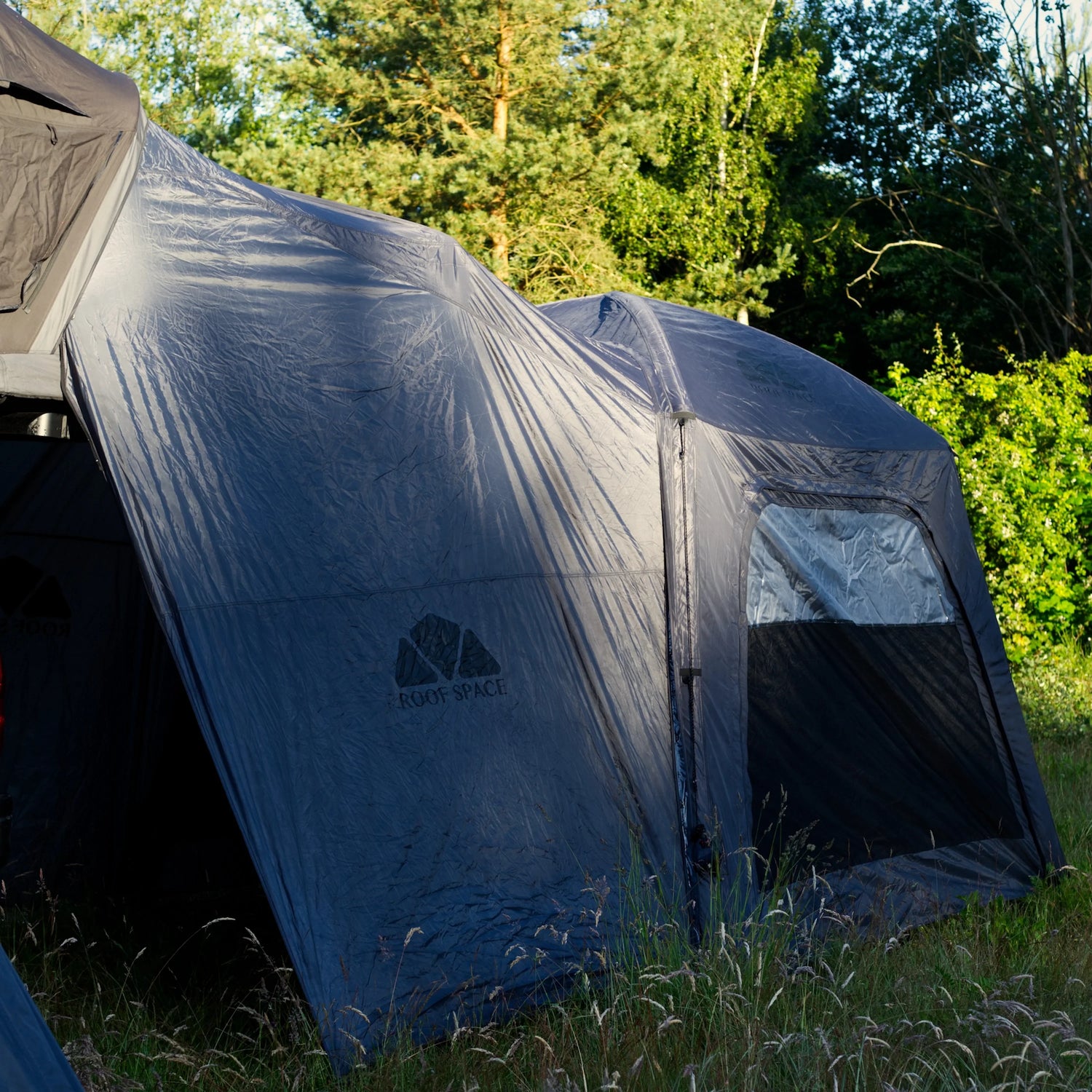 Annexe de tente de toit Roof Space Family Base en extérieur