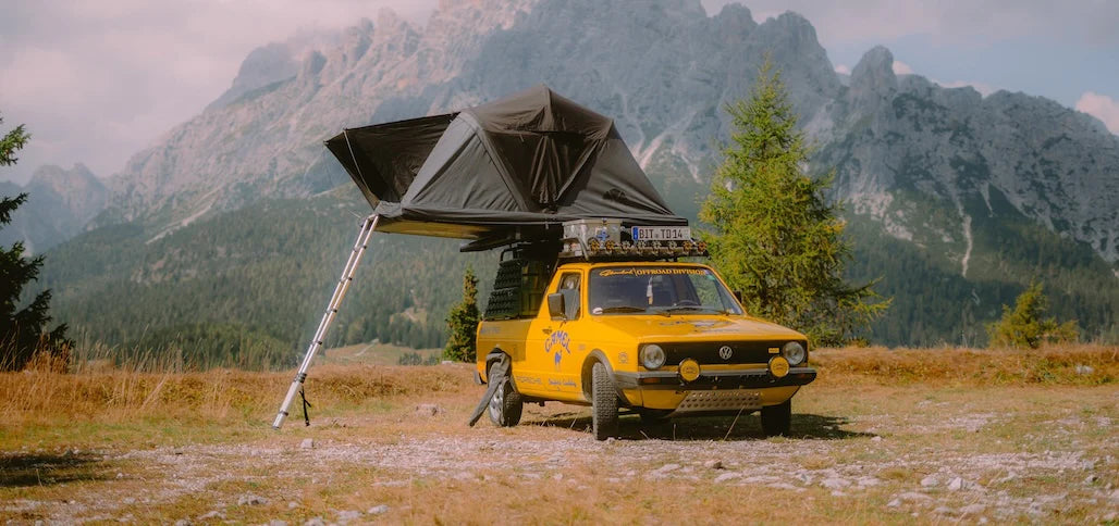 Tente de toit Roof Space ouverte sur un pickup Volkswagen