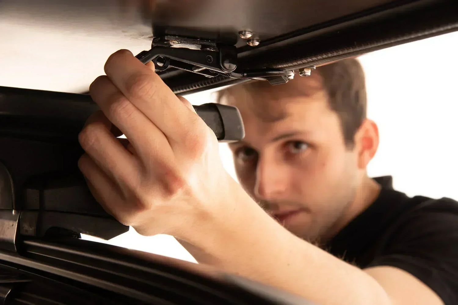 Tente de toit et sécurité : 10 erreurs à éviter sur la route et au bivouac