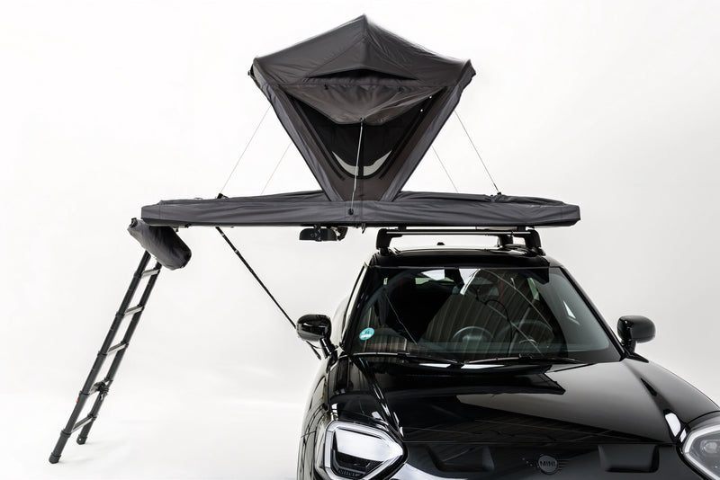 Tente de toit autoportante Roof Space : grâce à des câbles d'acier, suivant le principe du pont suspendu